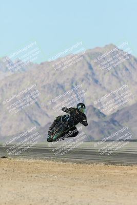 media/Dec-01-2025-Moto Forza (Mon) [[2daa91e15f]]/2-Intermediate Group/Session 4 Turn 9/